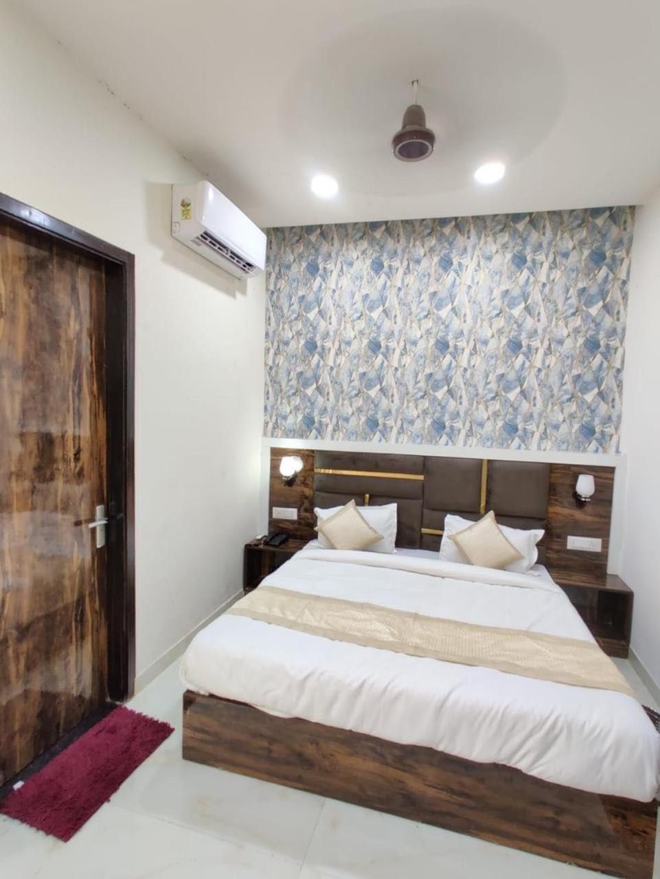Hotel Gs Amritsar 200 Mtr From Golden Temple Eksteriør bilde