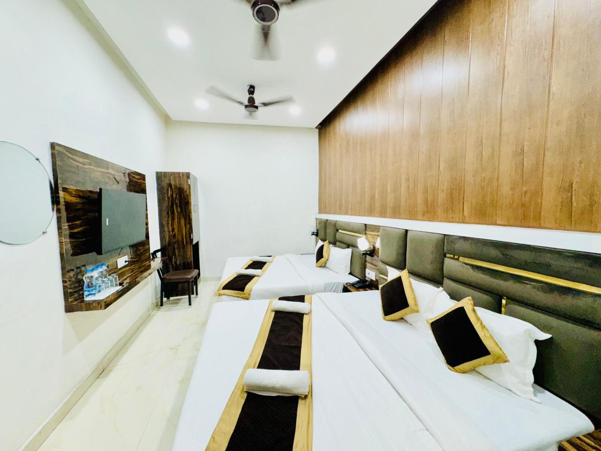 Hotel Gs Amritsar 200 Mtr From Golden Temple Eksteriør bilde