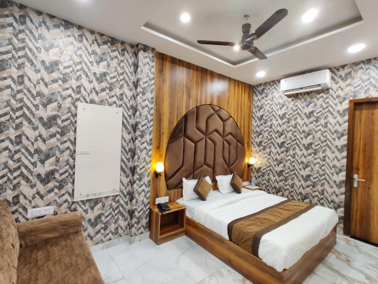 Hotel Gs Amritsar 200 Mtr From Golden Temple Eksteriør bilde