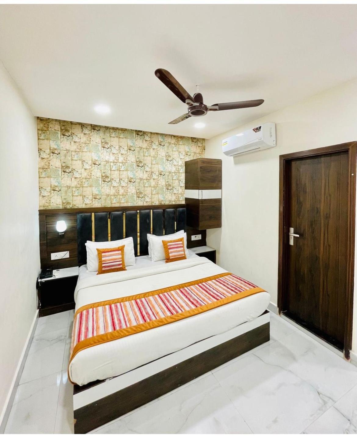 Hotel Gs Amritsar 200 Mtr From Golden Temple Eksteriør bilde